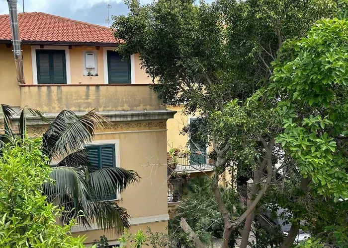 Apartment Bm Flowers *